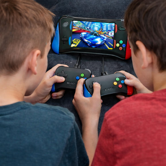 Prenosiva retro igra konzola u upotrebi