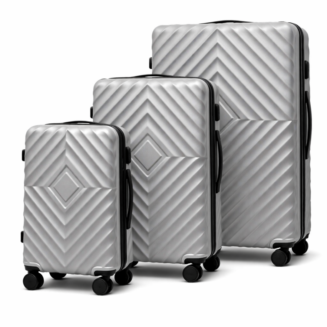 ABS kofer set u srebrnoj boji sa tri kofera za putovanja