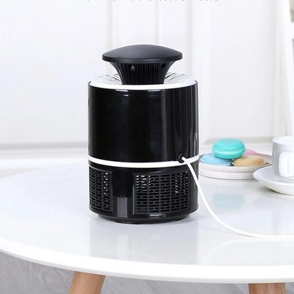 Anti-komarac uredjaj priključen u utičnicu