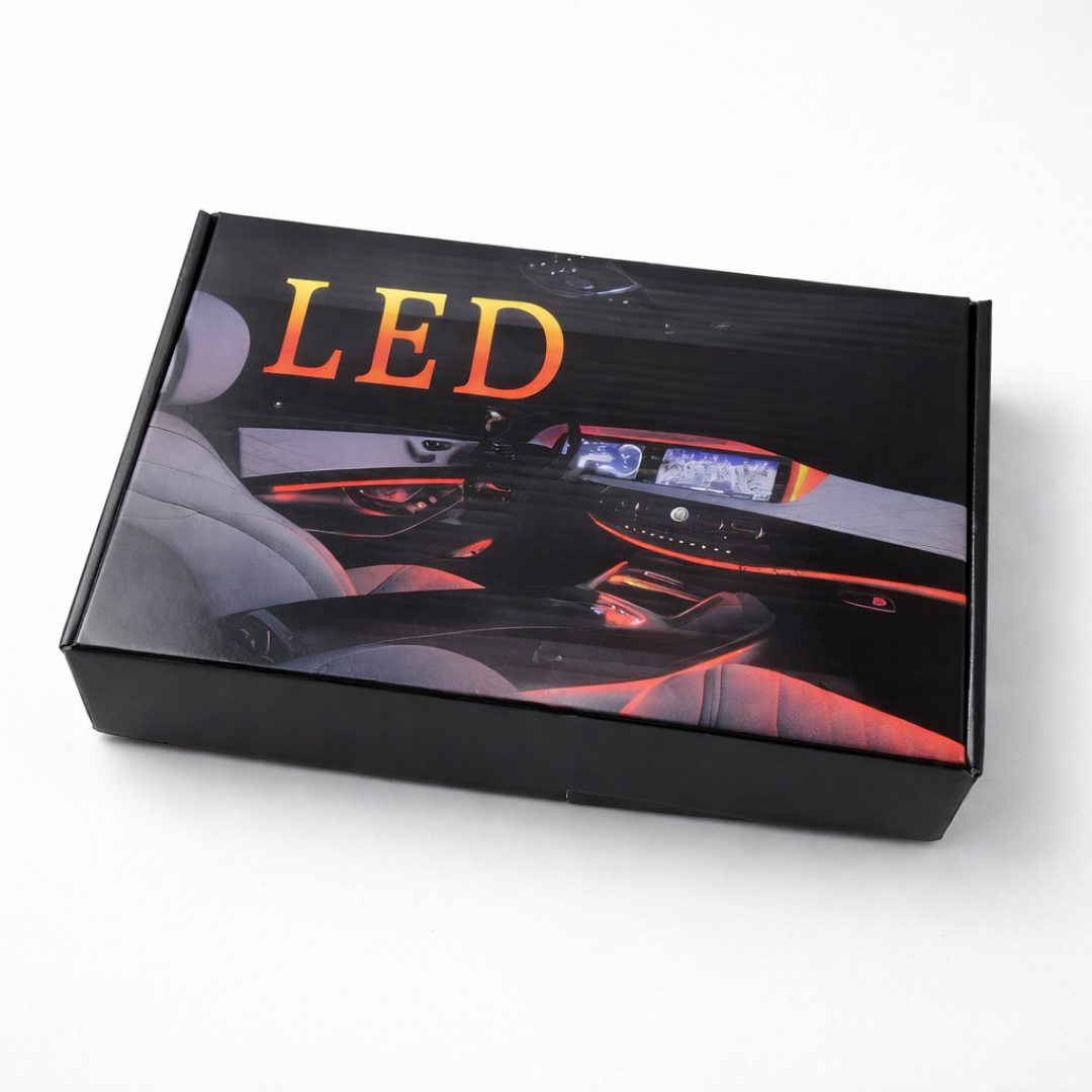 Ambijentalna LED svetla u enterijeru vozila nocu