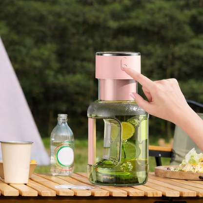 Prenosni bezicni blender u prirodi