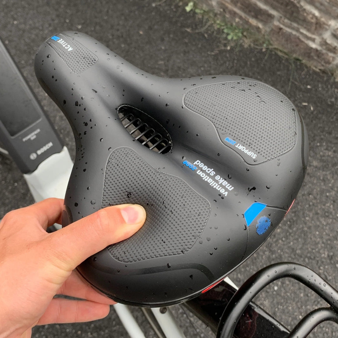 Ergonomsko sediste za bicikl sa ventilacionim kanalom