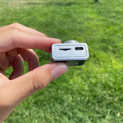 MINI RETRO KAMERA za privezak – foto i video