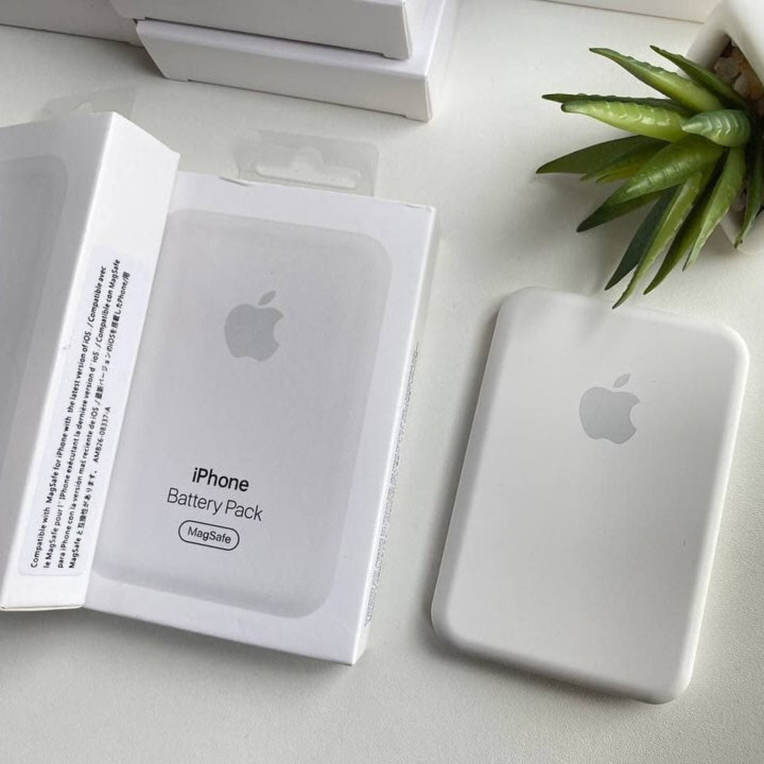 Magnetni wireless power bank u upotrebi sa mobilnim telefonom