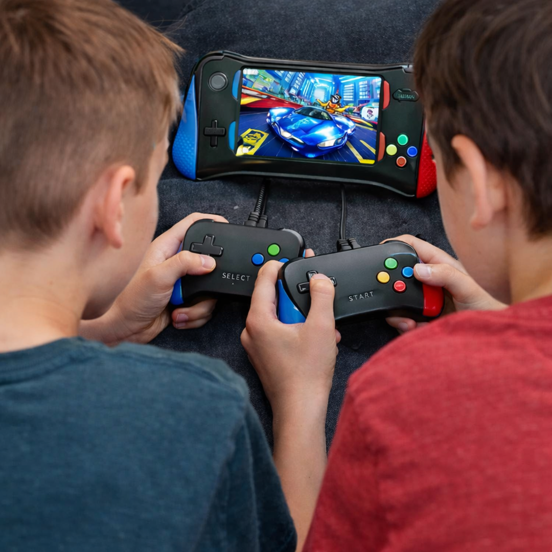 Prenosiva retro igra konzola u upotrebi