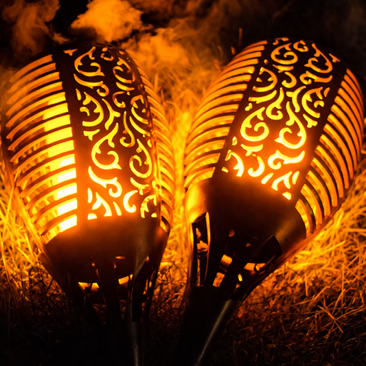 LED solarna lampa na terasi