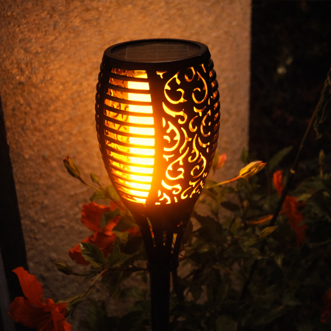 Solarna lampa za izvor svetla u vrtu