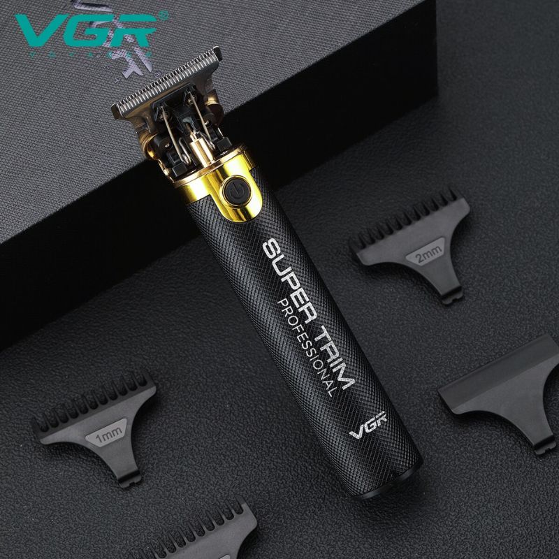 VGR V-082 set sa češljevima i priborom